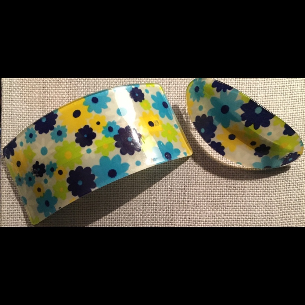 Discount shipping sale*** Hair accessories. 2pc set/barrettes